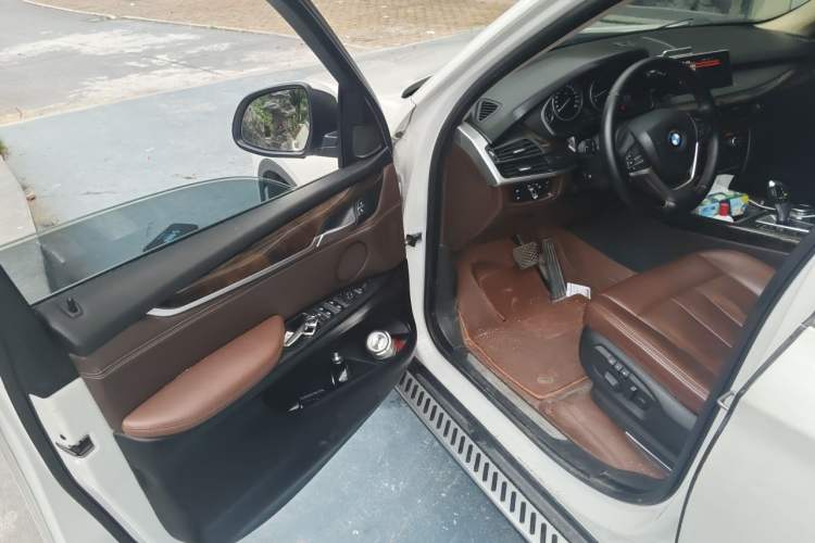 Used BMW X5 2014 xDrive35i Elegant Edition Driver Seat