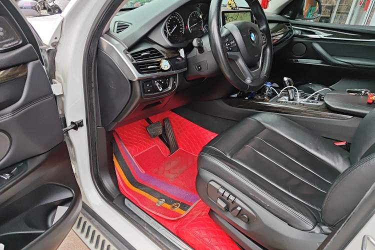Used BMW X5 2014 xDrive35i Luxury Edition Driver Seat