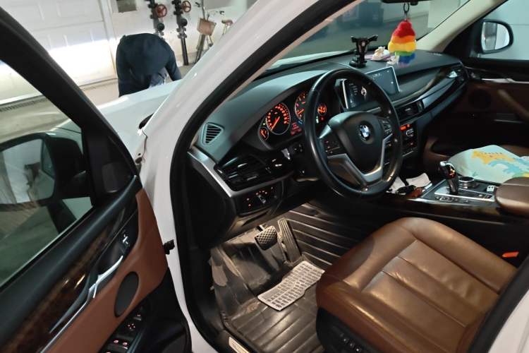 Used BMW X5 2014 xDrive35i Elegant Edition Driver Seat
