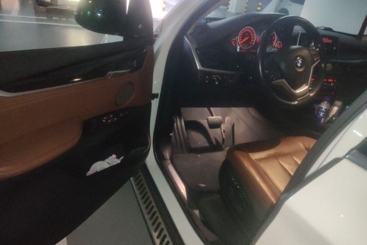 Used BMW X5 2014 xDrive35i Luxury Edition Driver Seat