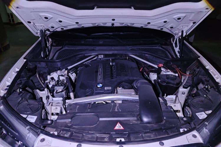 Used BMW X5 2014 xDrive35i Elegant Edition Engine Bay