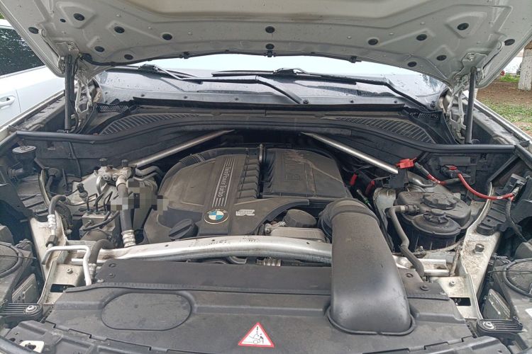 Used BMW X5 2014 xDrive35i Elegant Edition Engine Bay