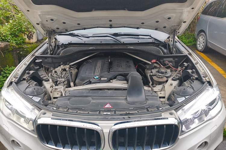 Used BMW X5 2014 xDrive35i Elegant Edition Engine Bay