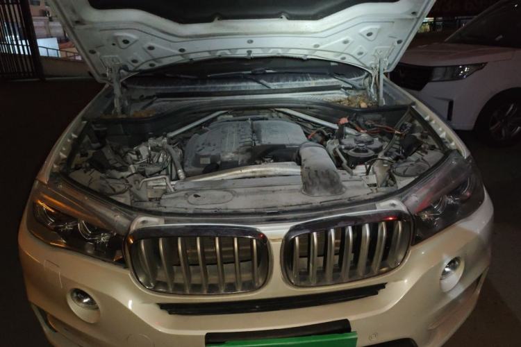 Used BMW X5 2014 xDrive35i Luxury Edition Engine Bay