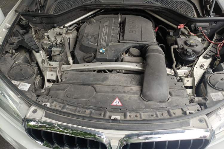 Used BMW X5 2014 xDrive35i Elegant Edition Engine Bay