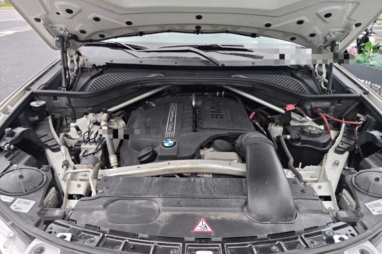 Used BMW X5 2014 xDrive35i Elegant Edition Engine Bay