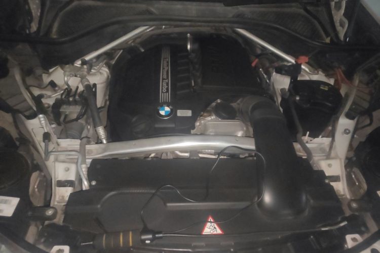 Used BMW X5 2014 xDrive35i Elegant Edition Engine Bay