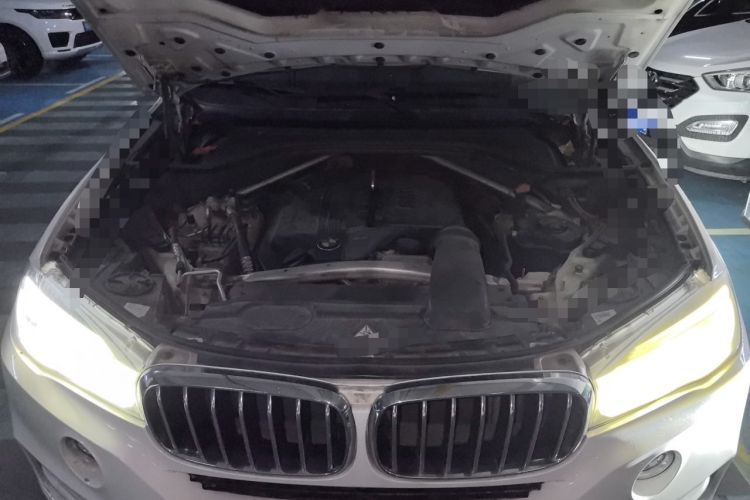 Used BMW X5  Engine Bay