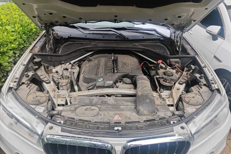 Used BMW X5 2014 xDrive35i Luxury Edition Engine Bay