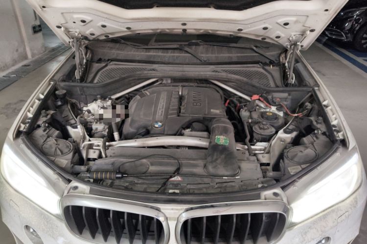 Used BMW X5 2014 xDrive35i Leading Model Engine Bay