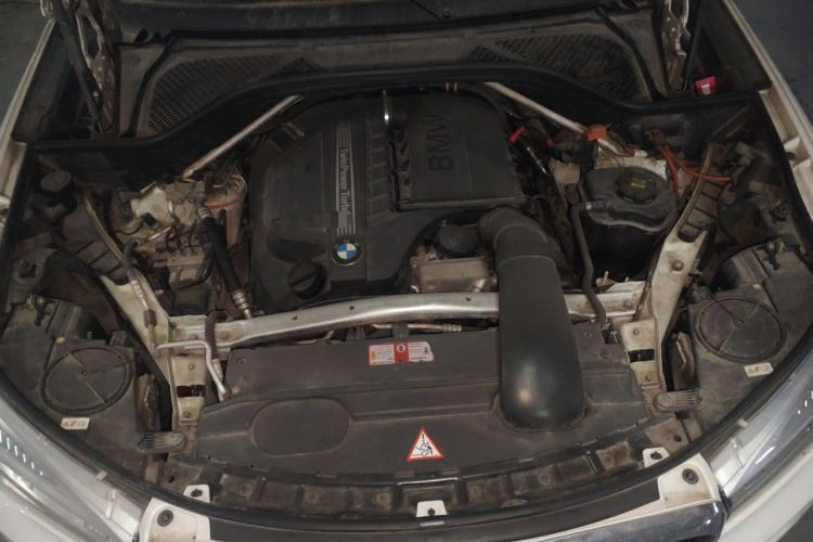 Used BMW X5  Engine Bay