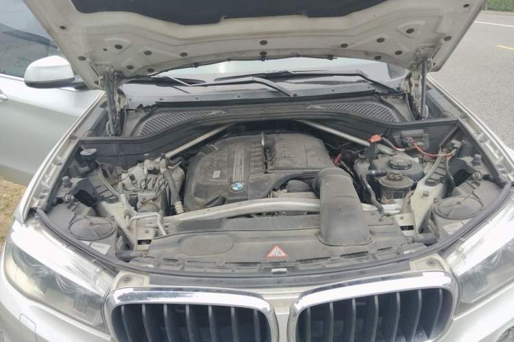 Used BMW X5 2014 xDrive35i Elegant Edition Engine Bay