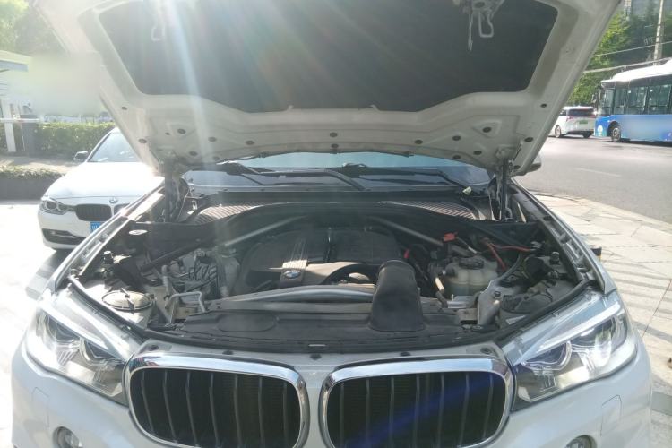 Used BMW X5 2014 xDrive35i Elegant Edition Engine Bay