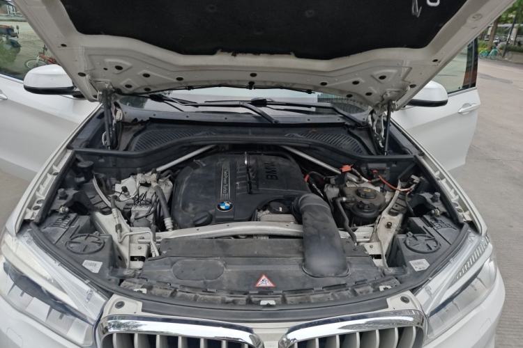 Used BMW X5 2014 xDrive35i Luxury Edition Engine Bay