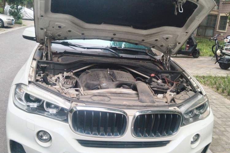 Used BMW X5 2014 xDrive35i Elegant Edition Engine Bay