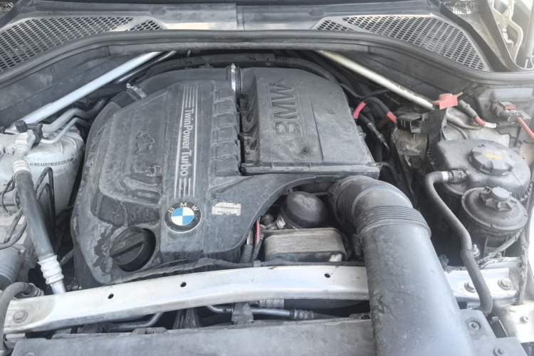 Used BMW X5 2014 xDrive35i Elegant Edition Engine Bay