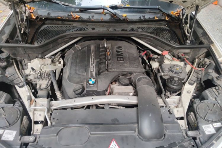 Used BMW X5 2014 xDrive35i Elegant Edition Engine Bay