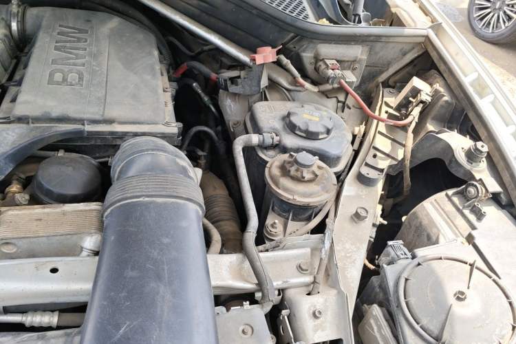 Used BMW X5 2014 xDrive35i Elegant Edition Engine Bay Left