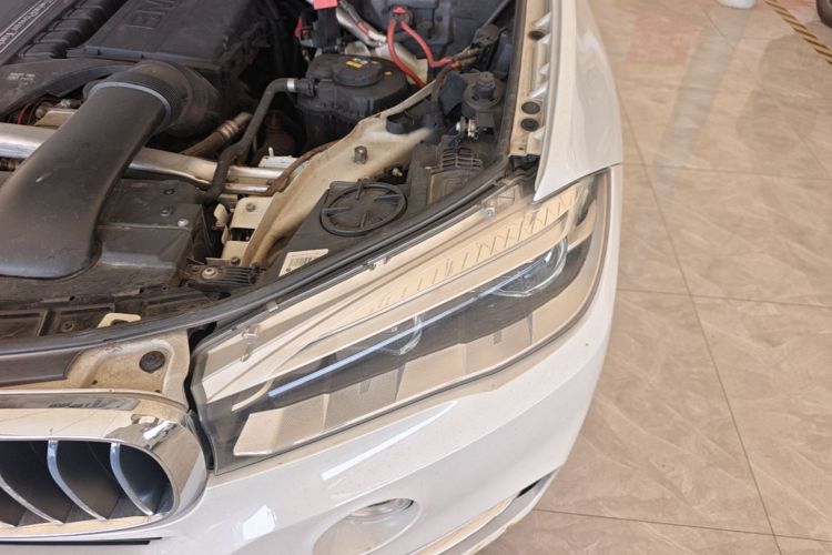 Used BMW X5  Engine Bay Left