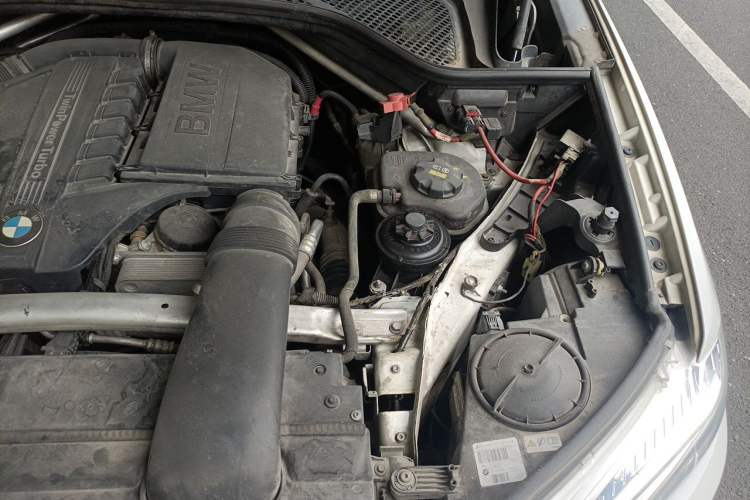 Used BMW X5 2014 xDrive35i Elegant Edition Engine Bay Left