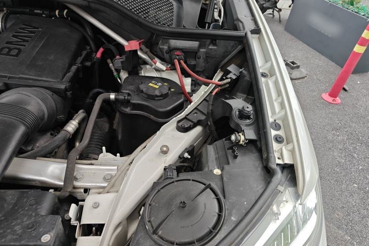 Used BMW X5 2014 xDrive35i Elegant Edition Engine Bay Left