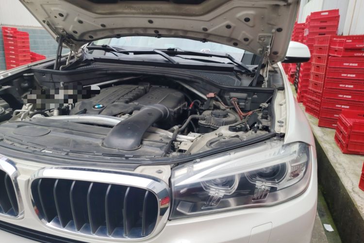Used BMW X5 2014 xDrive35i Elegant Edition Engine Bay Left