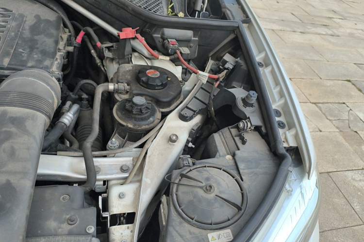 Used BMW X5 2014 xDrive35i Luxury Edition Engine Bay Left