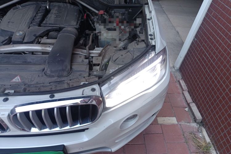 Used BMW X5 2014 xDrive35i Elegant Edition Engine Bay Left