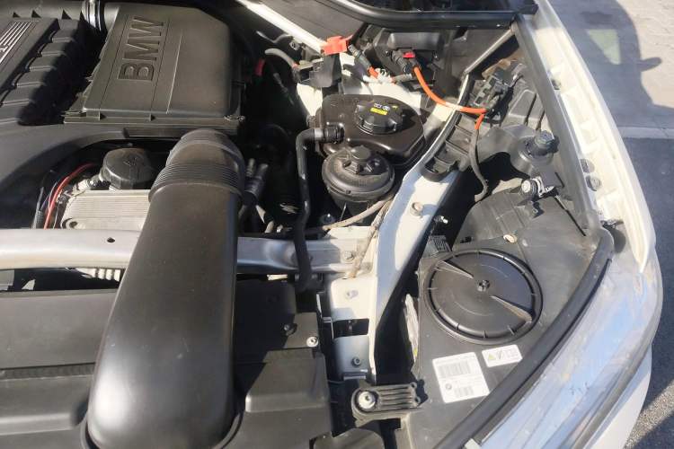 Used BMW X5 2014 xDrive35i Elegant Edition Engine Bay Left
