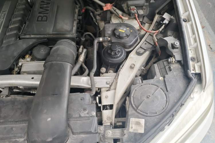 Used BMW X5 2014 xDrive35i Elegant Edition Engine Bay Left
