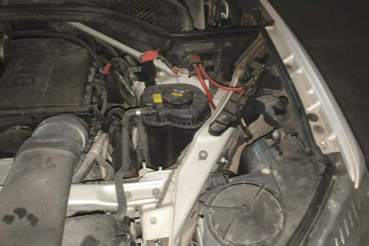 Used BMW X5 2014 xDrive35i Elegant Edition Engine Bay Left