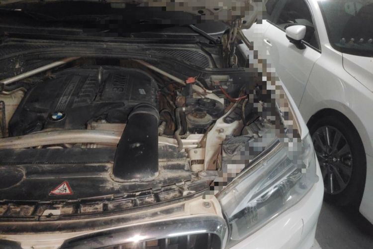 Used BMW X5 2014 xDrive35i Elegant Edition Engine Bay Left