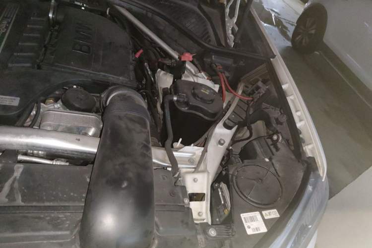 Used BMW X5 2014 xDrive35i Elegant Edition Engine Bay Left