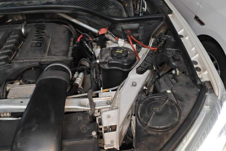 Used BMW X5 2014 xDrive35i Elegant Edition Engine Bay Left