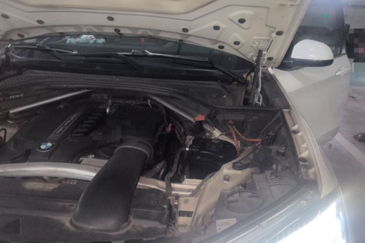 Used BMW X5 2014 xDrive35i Gasoline 5-seater U.S. specification Engine Bay Left