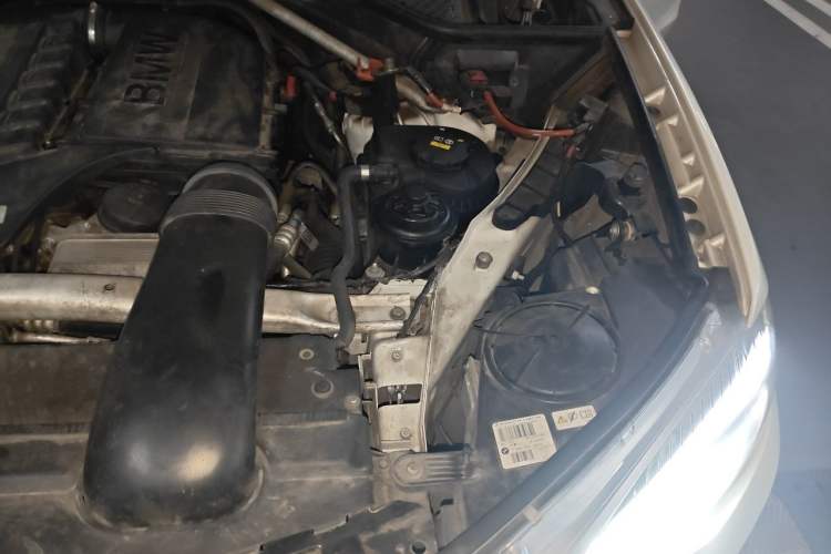Used BMW X5 2014 xDrive35i Leading Model Engine Bay Left