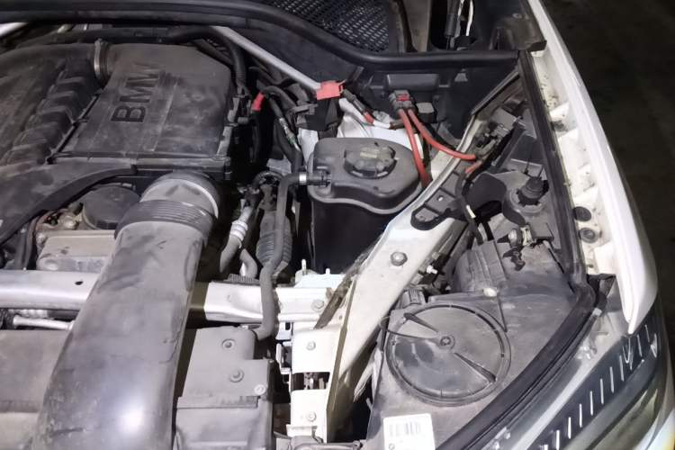 Used BMW X5 2014 xDrive35i Elegant Edition Engine Bay Left