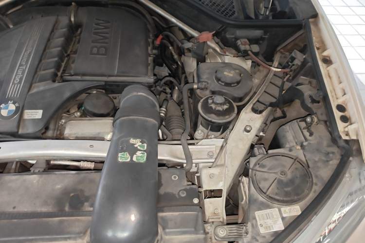 Used BMW X5 2014 xDrive35i Elegant Edition Engine Bay Left