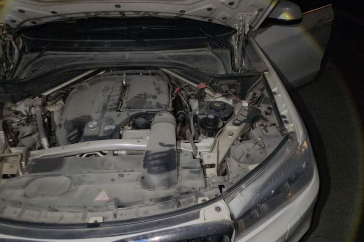 Used BMW X5 2014 xDrive35i Leading Model Engine Bay Left