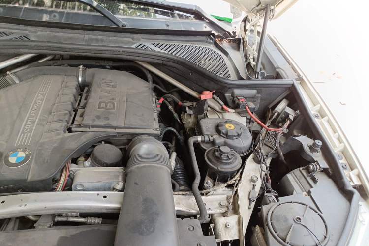 Used BMW X5 2014 xDrive35i Leading Model Engine Bay Left
