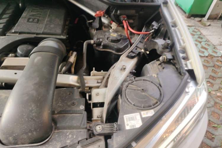 Used BMW X5 2014 xDrive35i Elegant Edition Engine Bay Left