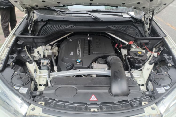 Used BMW X5 2014 xDrive35i Elegant Edition Engine Bay