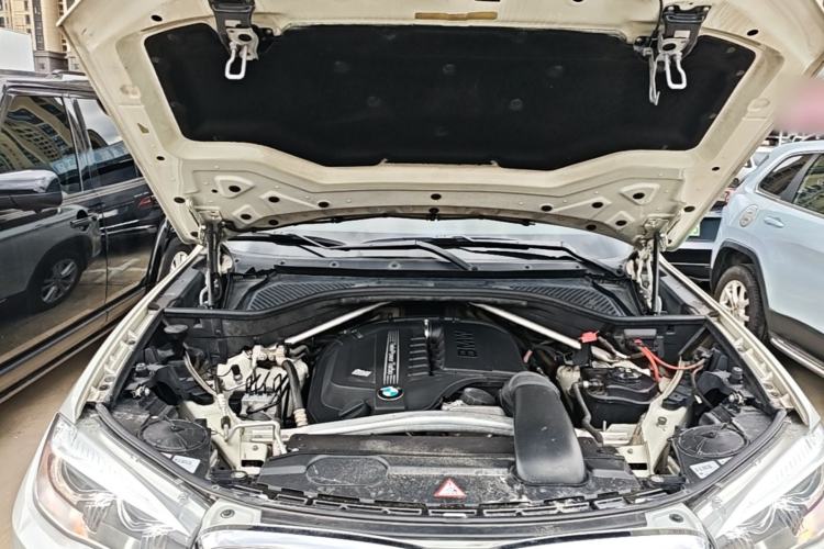 Used BMW X5 2014 xDrive35i Elegant Edition Engine Bay
