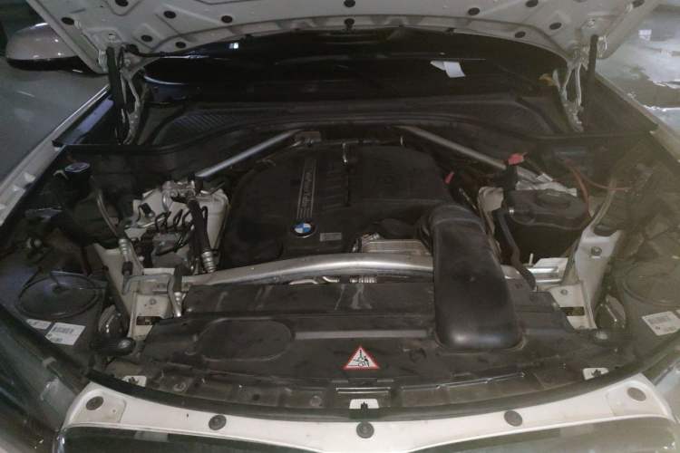 Used BMW X5 2014 xDrive35i Elegant Edition Engine Bay