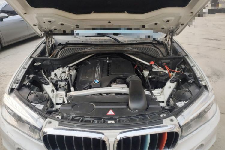 Used BMW X5  Engine Bay