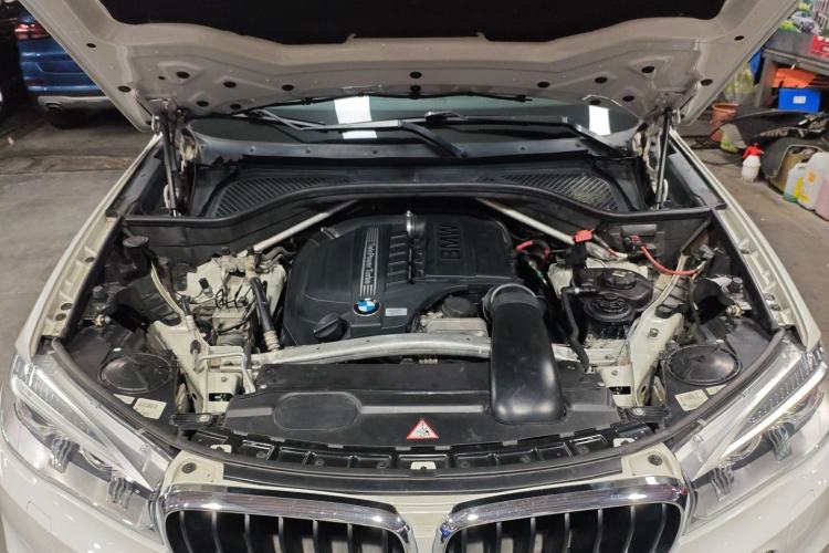 Used BMW X5 2014 xDrive35i Elegant Edition Engine Bay