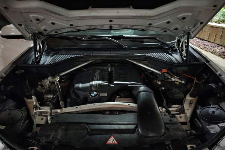 Used BMW X5 2014 xDrive35i Luxury Edition Engine Bay