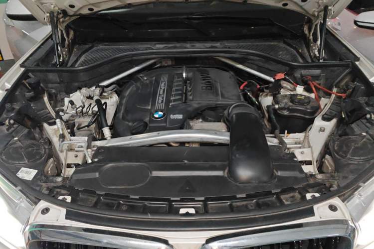 Used BMW X5 2014 xDrive35i Elegant Edition Engine Bay