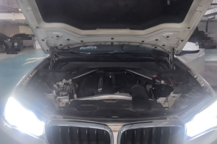Used BMW X5 2014 xDrive35i Gasoline 5-seater U.S. specification Engine Bay
