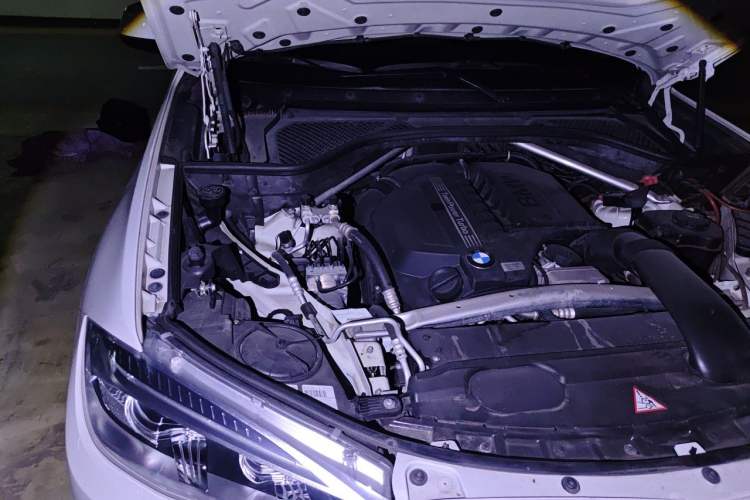 Used BMW X5 2014 xDrive35i Elegant Edition Engine Bay Right